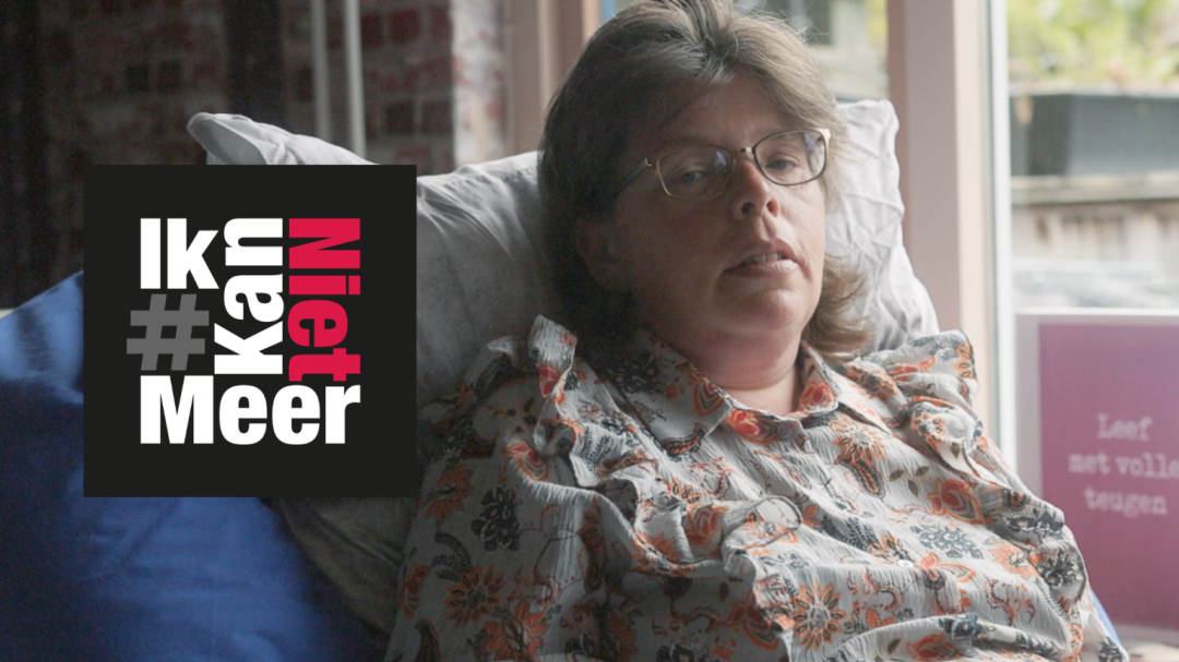 Afbeelding van een mevrouw met de tekst #IkKanNietMeer.